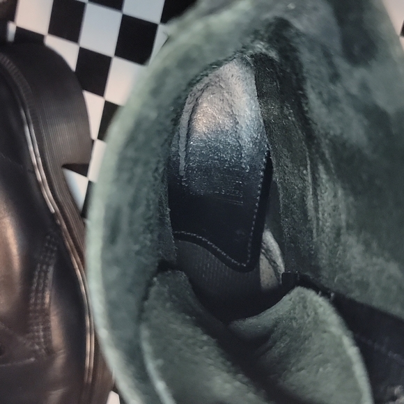 *SOLD* Made in England Dr. Martens Boots - Picture 9 of 12